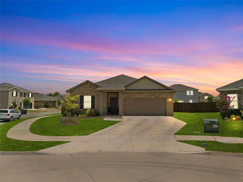 4745 Swan Neck Drive, Fort Worth, TX 76179