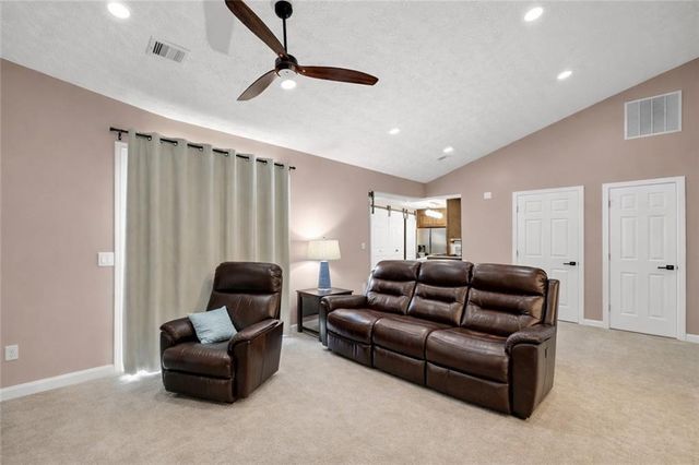 520 Stanford Place, Woodstock, GA 30188