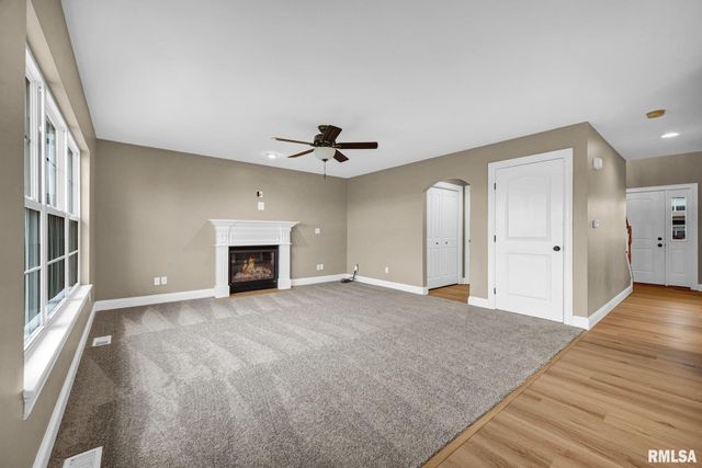 1832 JADENS Way, Washington, IL 61571