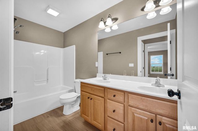 1832 JADENS Way, Washington, IL 61571
