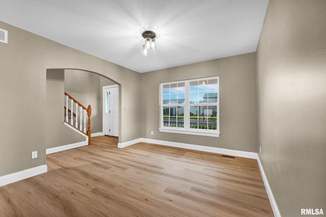 1832 JADENS Way, Washington, IL 61571