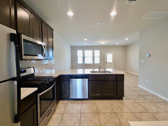 1721 Fountain Bridge DR, Leander, TX 78641