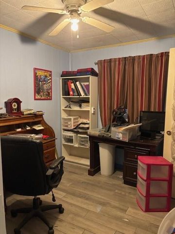 4807 Redfish Reef Street, Bacliff, TX 77518