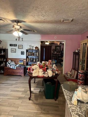 4807 Redfish Reef Street, Bacliff, TX 77518