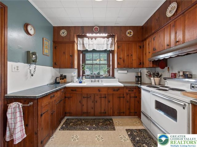 2307 Howertown Road, Allen Twp, PA 18067