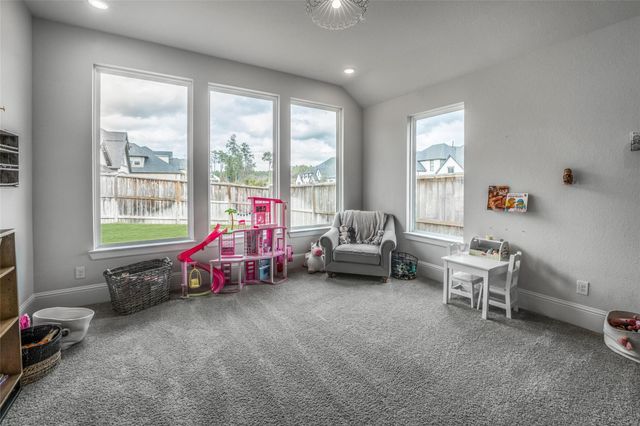 622 Platinum Stone Lane, Pinehurst, TX 77362