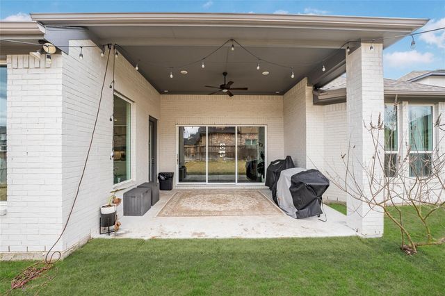 622 Platinum Stone Lane, Pinehurst, TX 77362