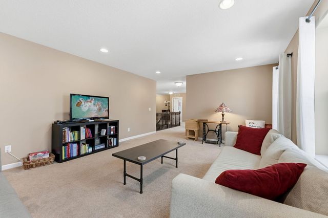 3863 Founders Path, Chaska, MN 55318