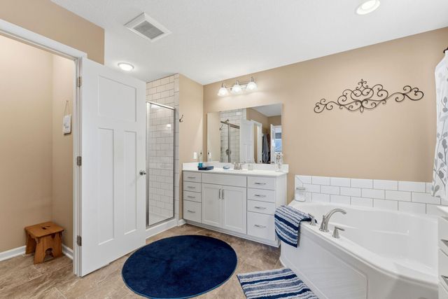 3863 Founders Path, Chaska, MN 55318