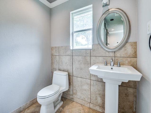 6909 Valhalla Road, Fort Worth, TX 76116