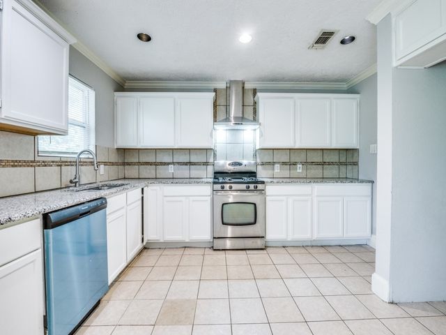 6909 Valhalla Road, Fort Worth, TX 76116