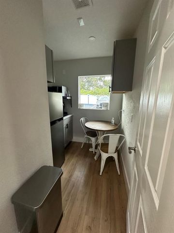 1314 S SEMORAN BOULEVARD, Orlando, FL 32807