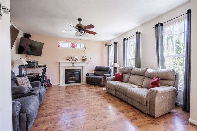1303 Surrey Garden Way, Webster, NY 14580