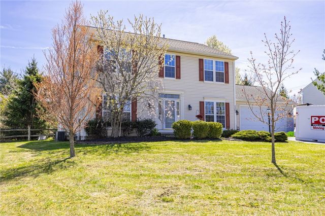 1303 Surrey Garden Way, Webster, NY 14580