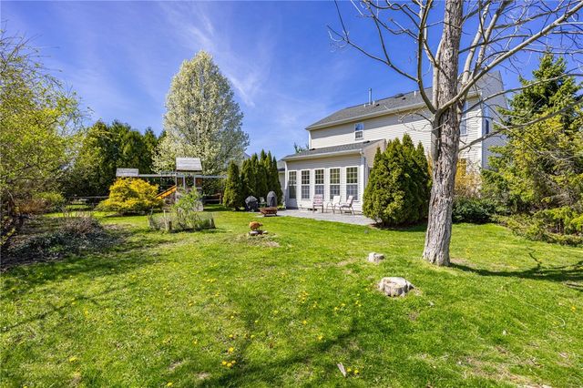 1303 Surrey Garden Way, Webster, NY 14580