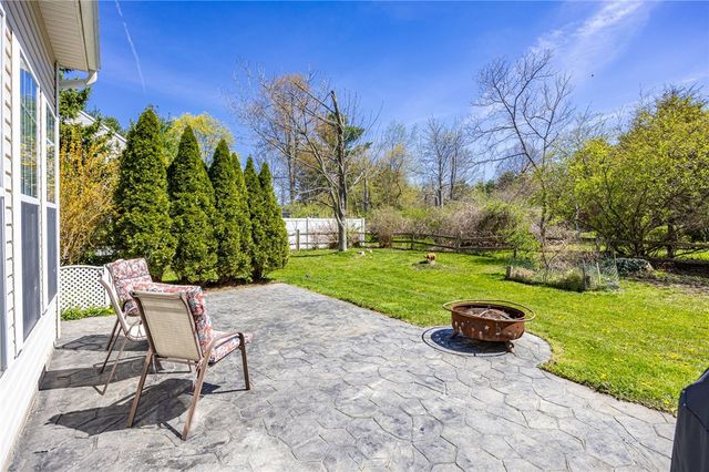 1303 Surrey Garden Way, Webster, NY 14580