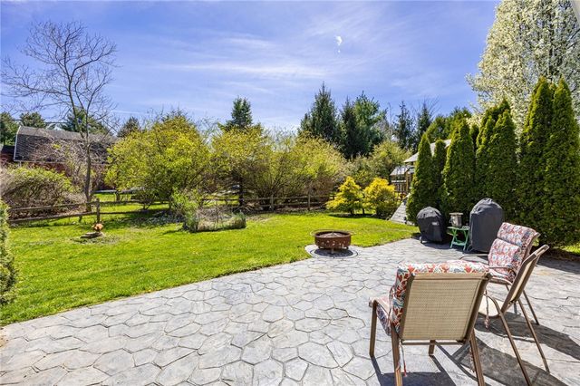 1303 Surrey Garden Way, Webster, NY 14580