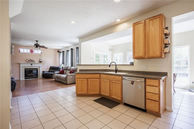 1303 Surrey Garden Way, Webster, NY 14580