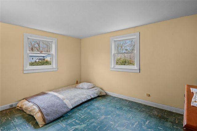 44 capron Drive, Warwick, RI 02886