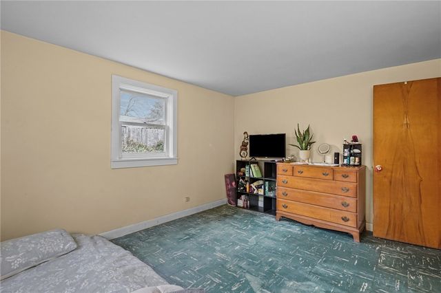 44 capron Drive, Warwick, RI 02886