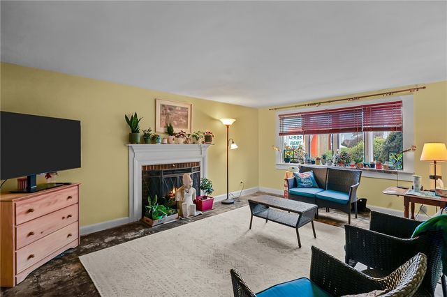 44 capron Drive, Warwick, RI 02886