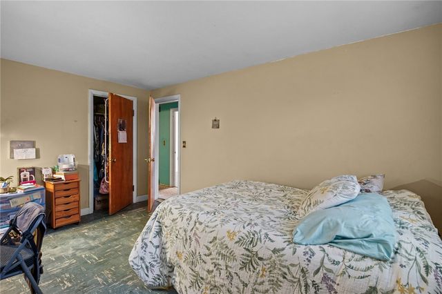 44 capron Drive, Warwick, RI 02886