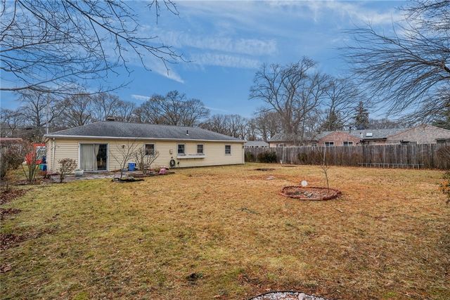 44 capron Drive, Warwick, RI 02886