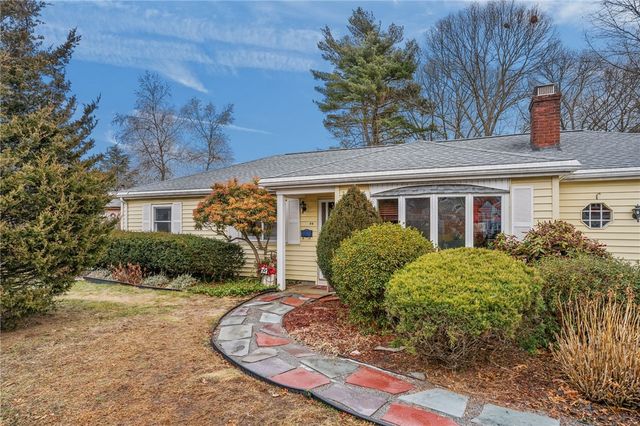 44 capron Drive, Warwick, RI 02886