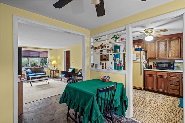 44 capron Drive, Warwick, RI 02886