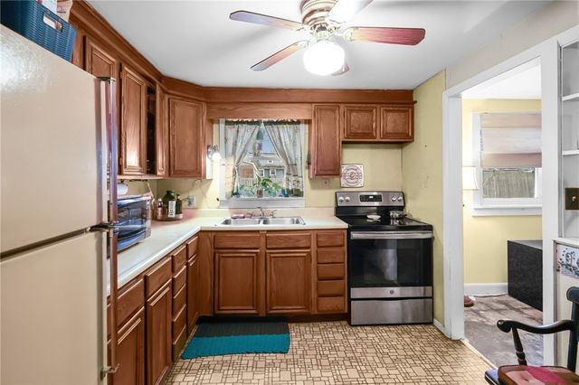 44 capron Drive, Warwick, RI 02886