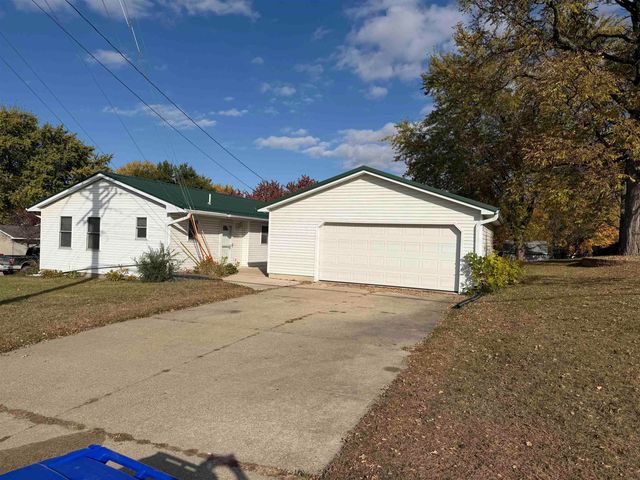 1200 NE 6th Avenue, Independence, IA 50644