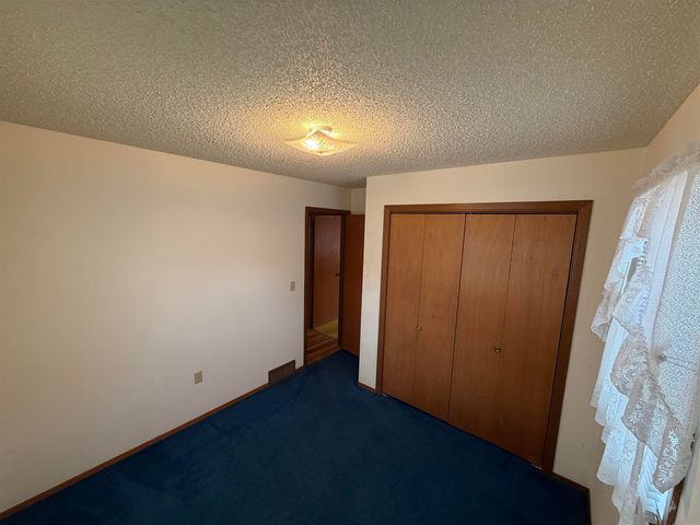 1200 NE 6th Avenue, Independence, IA 50644