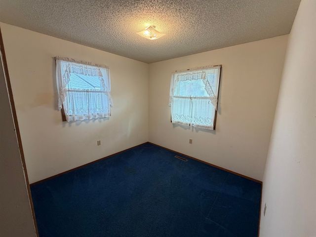 1200 NE 6th Avenue, Independence, IA 50644