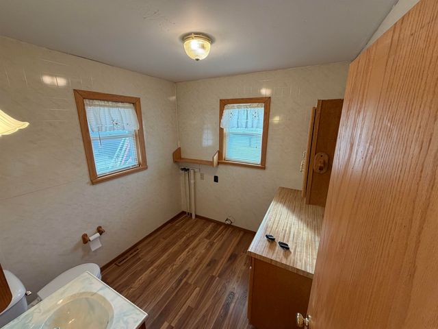 1200 NE 6th Avenue, Independence, IA 50644