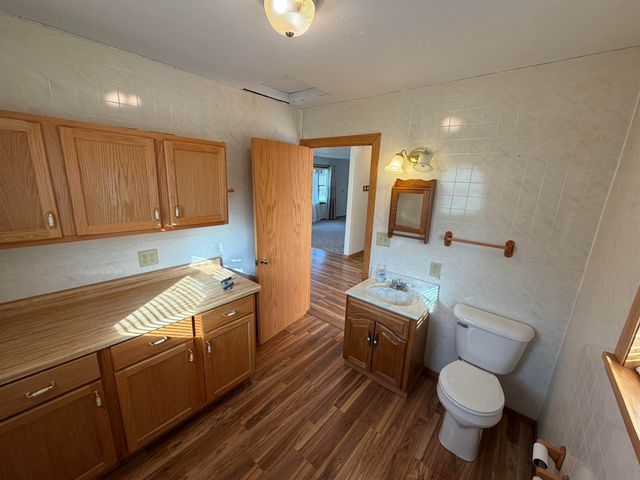 1200 NE 6th Avenue, Independence, IA 50644