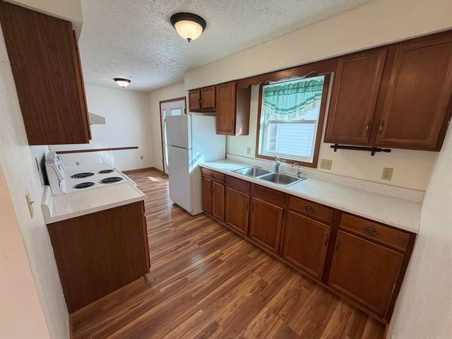 1200 NE 6th Avenue, Independence, IA 50644