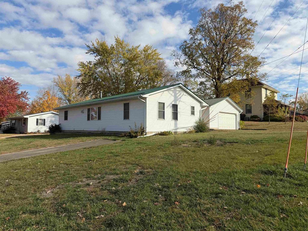 1200 NE 6th Avenue, Independence, IA 50644