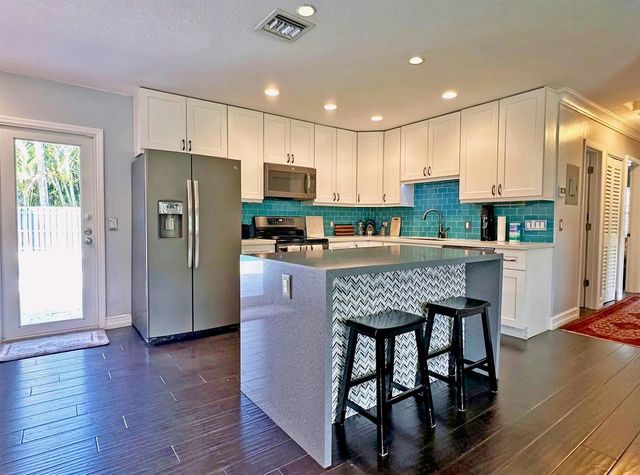 525 NE 27th Street, Wilton Manors, FL 33334