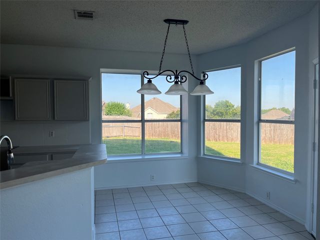 7929 Park Ridge Drive, Fort Worth, TX 76137