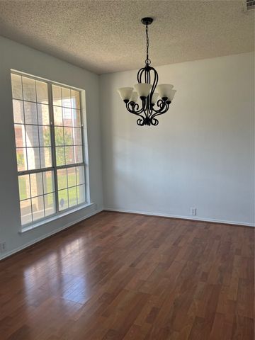 7929 Park Ridge Drive, Fort Worth, TX 76137