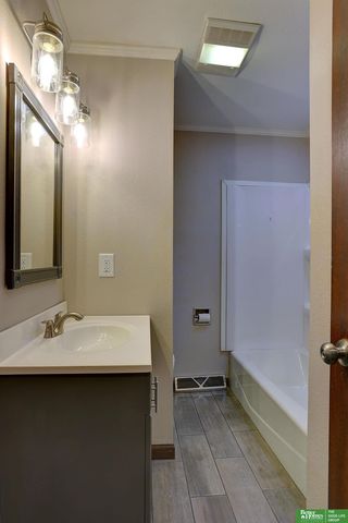 650 S 55 Street, Lincoln, NE 68510
