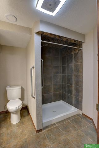 650 S 55 Street, Lincoln, NE 68510