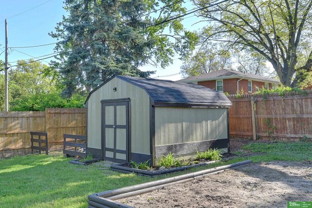 650 S 55 Street, Lincoln, NE 68510