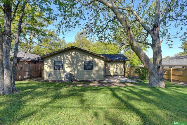 650 S 55 Street, Lincoln, NE 68510