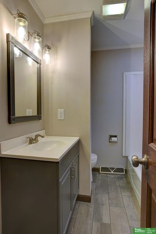 650 S 55 Street, Lincoln, NE 68510