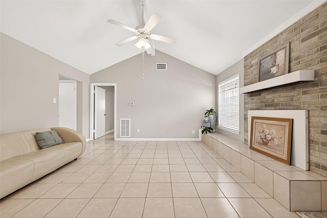 9011 Roos Road, Houston, TX 77036
