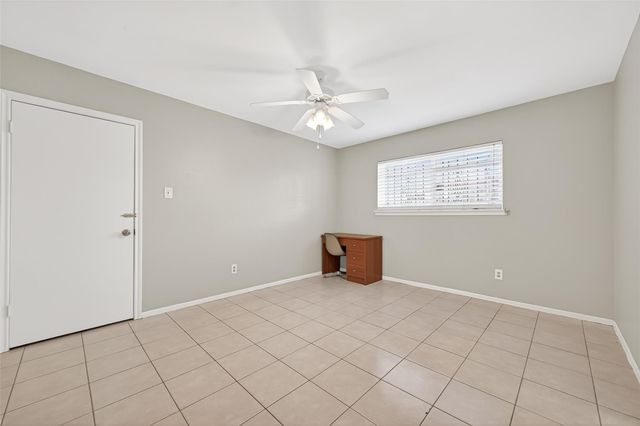 9011 Roos Road, Houston, TX 77036