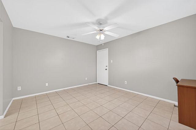 9011 Roos Road, Houston, TX 77036