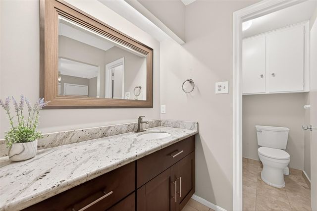 9011 Roos Road, Houston, TX 77036