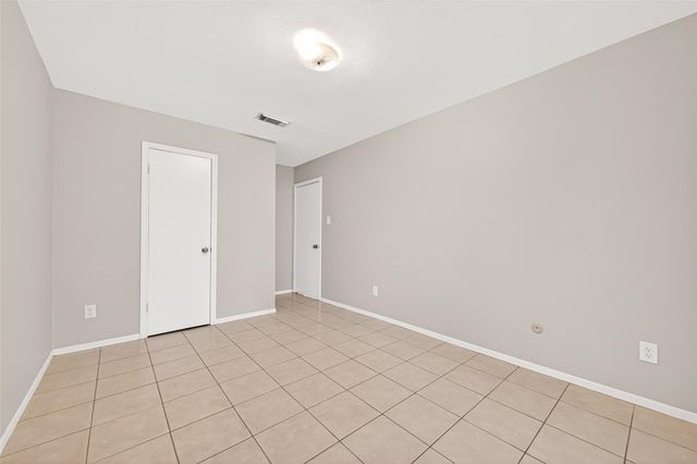 9011 Roos Road, Houston, TX 77036